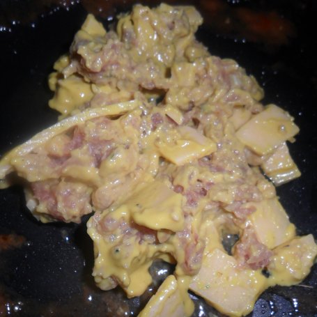 Krok 2 - Potrawka z mięsa mielonego w sosie pomidorowym  foto