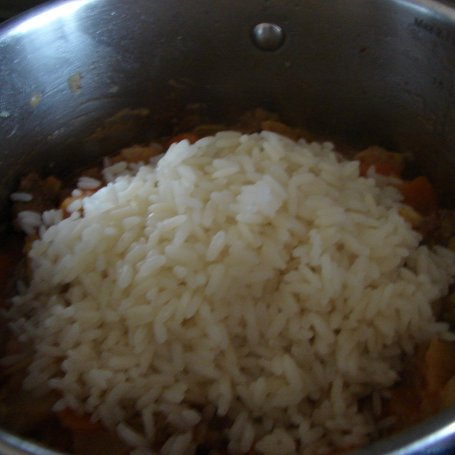 Krok 7 - Potrawka z mięsem, ryżem i cukinią foto