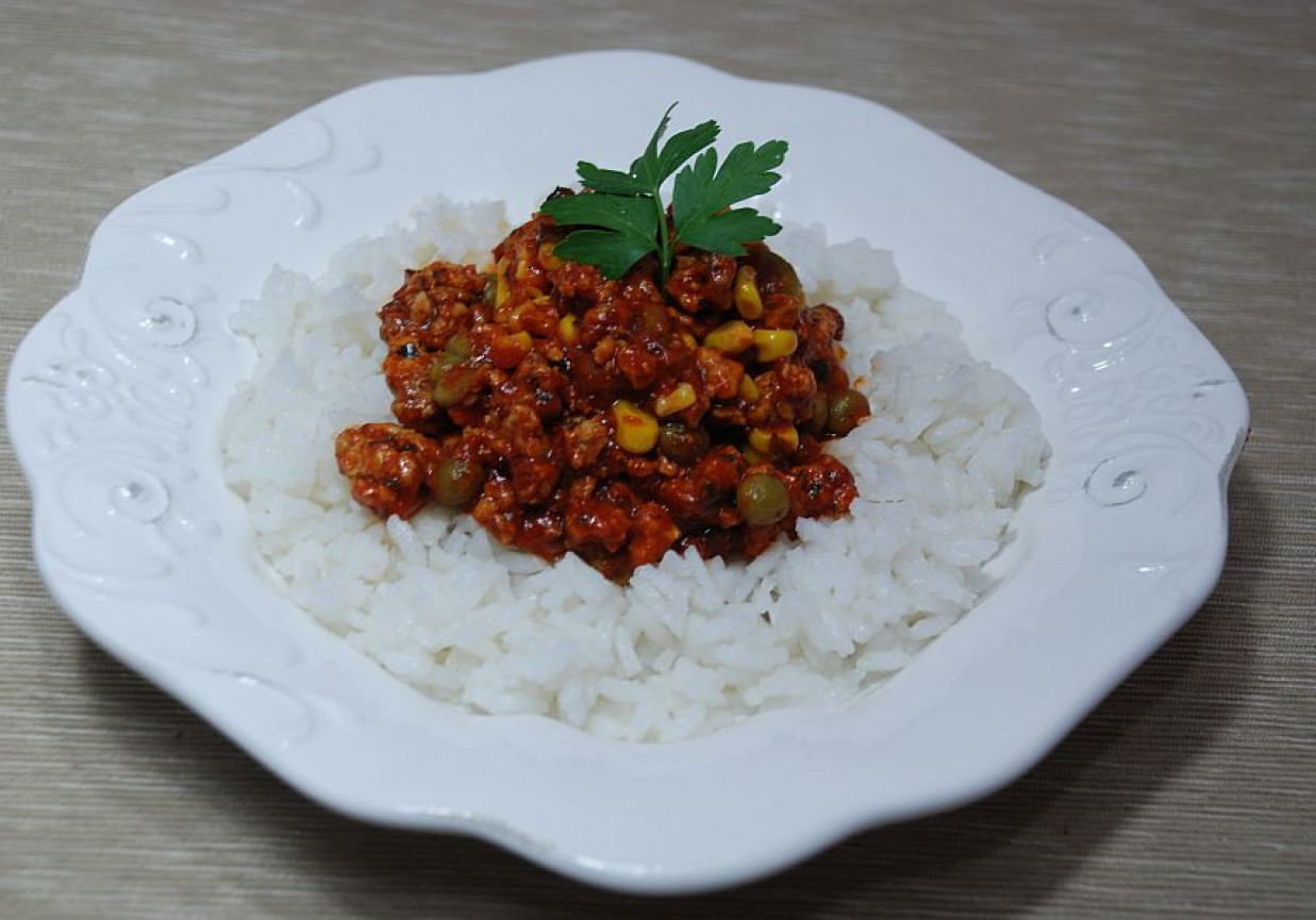 Potrawka z ryżem i mięsem mielonym foto