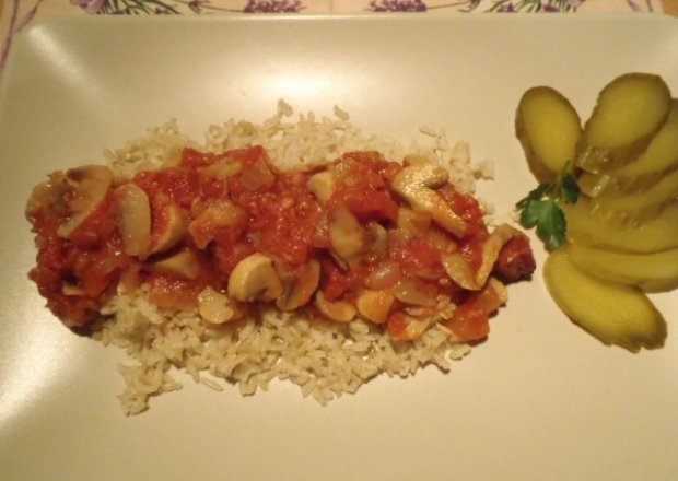 Fotografia przedstawiająca Potrawka z ryżem i pieczarkami