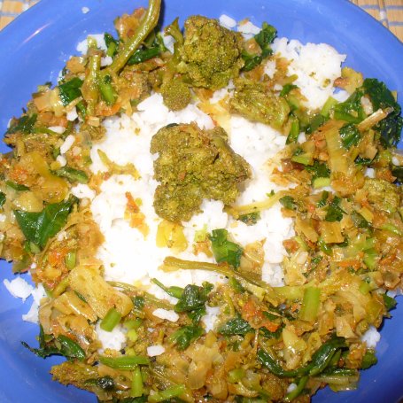 Krok 6 - Potrawką z ryżem i warzywami  foto