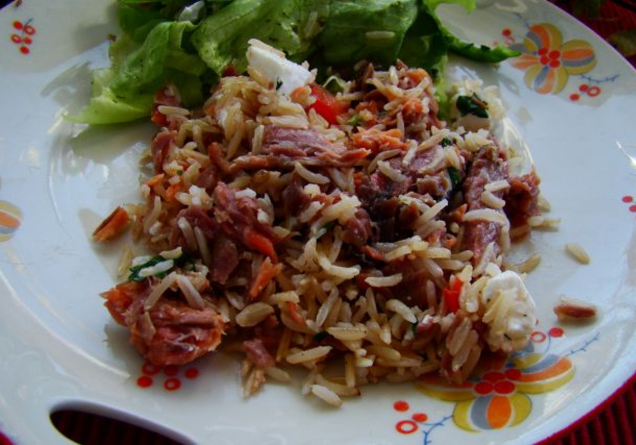 potrawka z ryżu z kozim serem i łososiem foto