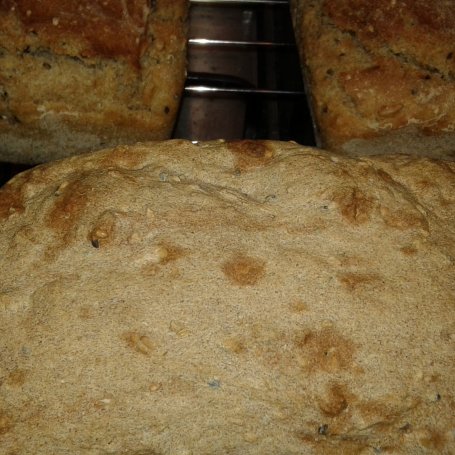 Krok 11 - Potrójnie sezamowy chlebek na mące pełnoziarnistej. foto