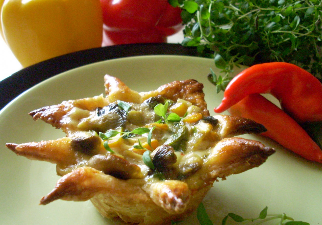 Późnojesienne kwiaty na przekąskę foto