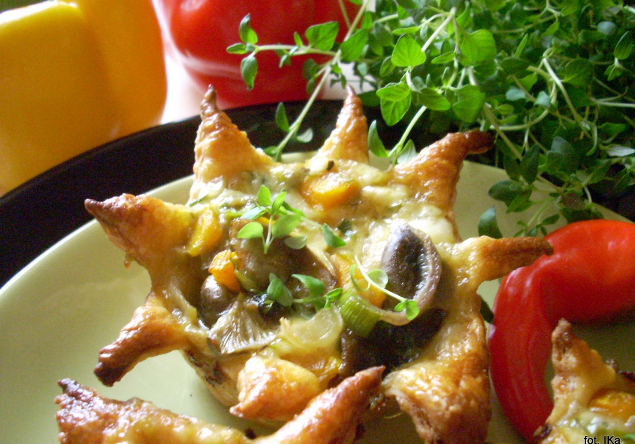 Późnojesienne kwiaty na przekąskę foto