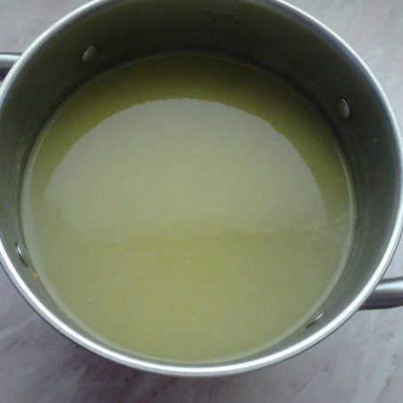Krok 6 - Pożywna zupa brokułowa z pieczarkami foto