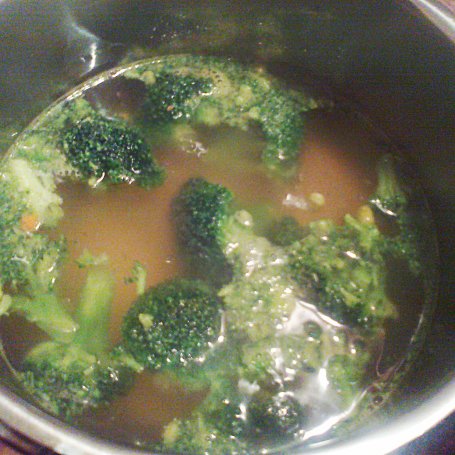 Krok 1 - Pożywna zupa brokułowa foto
