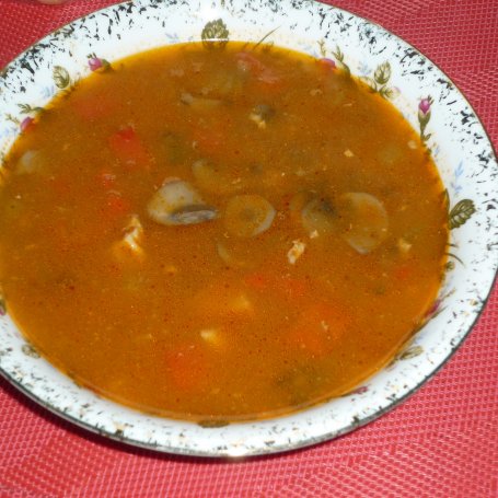 Krok 9 - Pożywna zupa z czosnkiem foto
