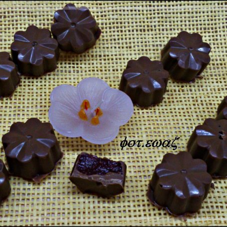 Krok 5 - Pralinki czekoladowo - wiśniowe foto