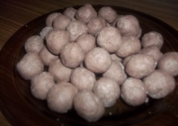 Fotografia przedstawiająca Pralinki kakaowo-kokosowe