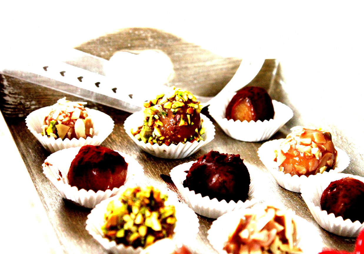 Pralinki marcepanowe w czekoladzie foto