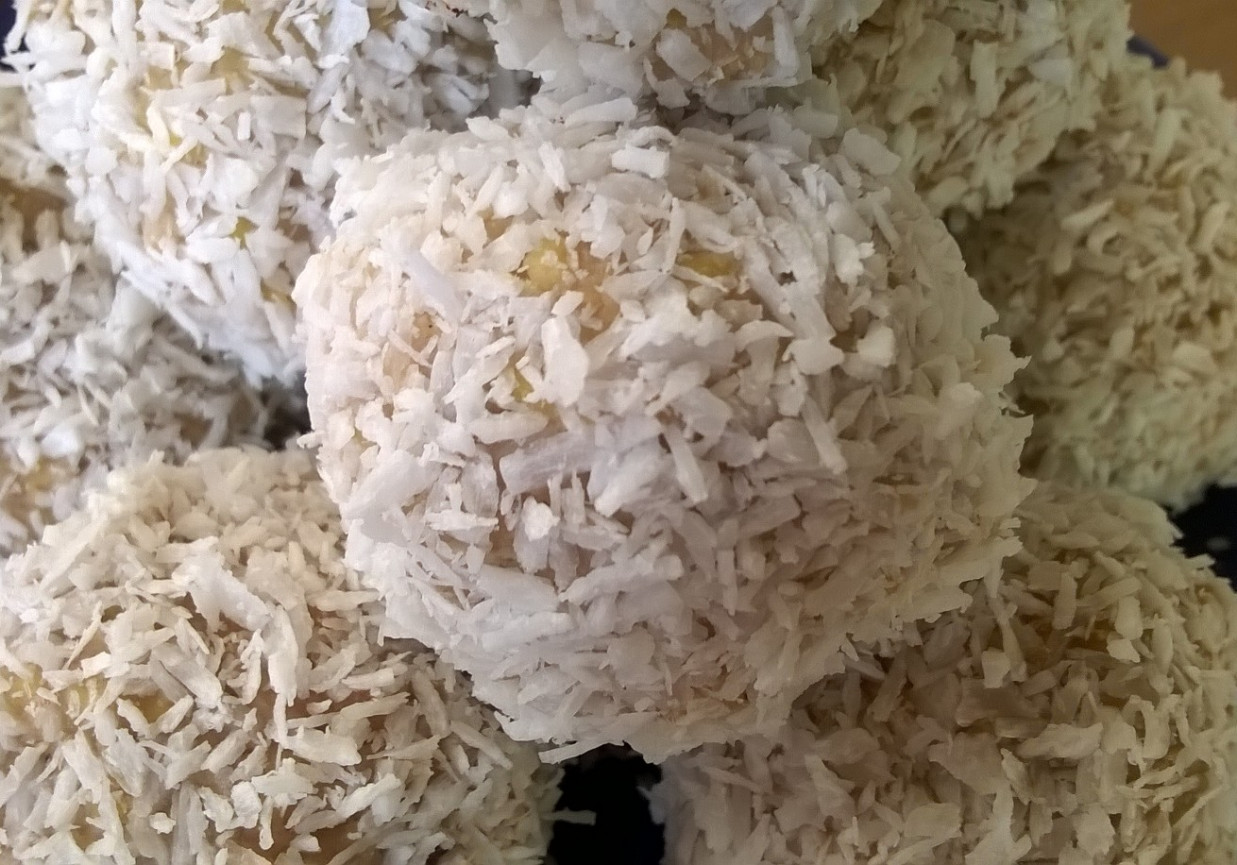 Praliny Rafaello bez pieczenia, bezglutenowe, z kaszy jaglanej foto