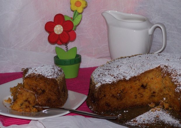 Fotografia przedstawiająca Prawie jak babka, czyli ciasto marchewkowe :)