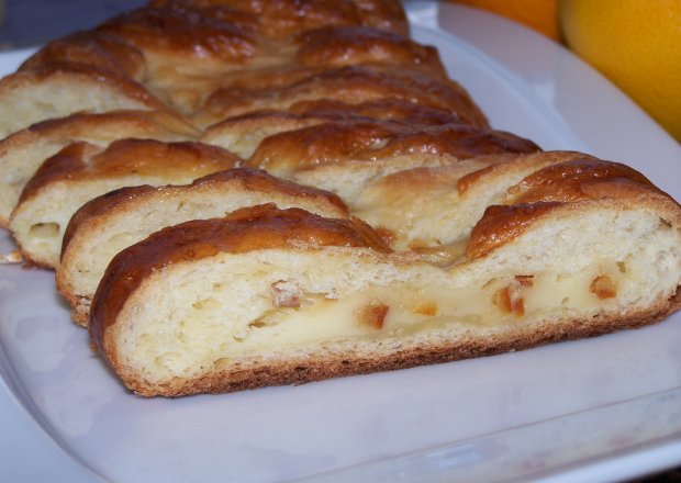 Fotografia przedstawiająca Prawie jak ciasto, czyli drożdżowa strucla z serem :)