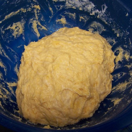Krok 5 - Prawie jak rolada, czyli drożdżowy zawijaniec z serem :) foto