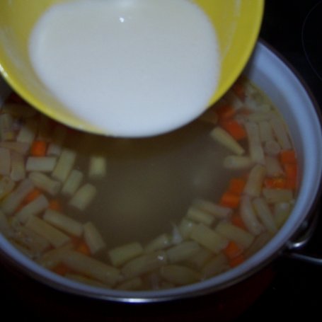 Krok 5 - Prawie jarzynowa, czyli zupa lekka i smaczna :) foto