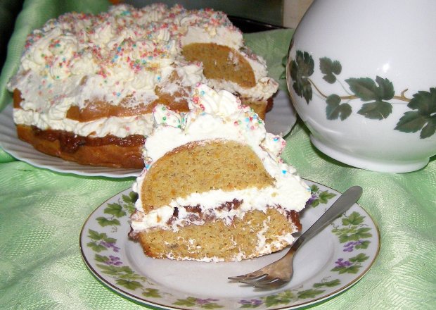 Fotografia przedstawiająca prodiż-pyszne ciasto z resztek po soku wyciskanym i z kremem mascarpone...