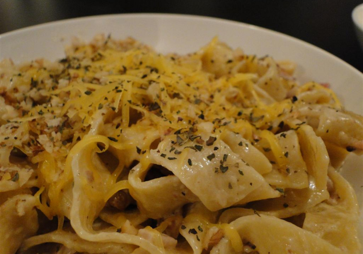 Prosciutto z czosnkiem i orzechami foto