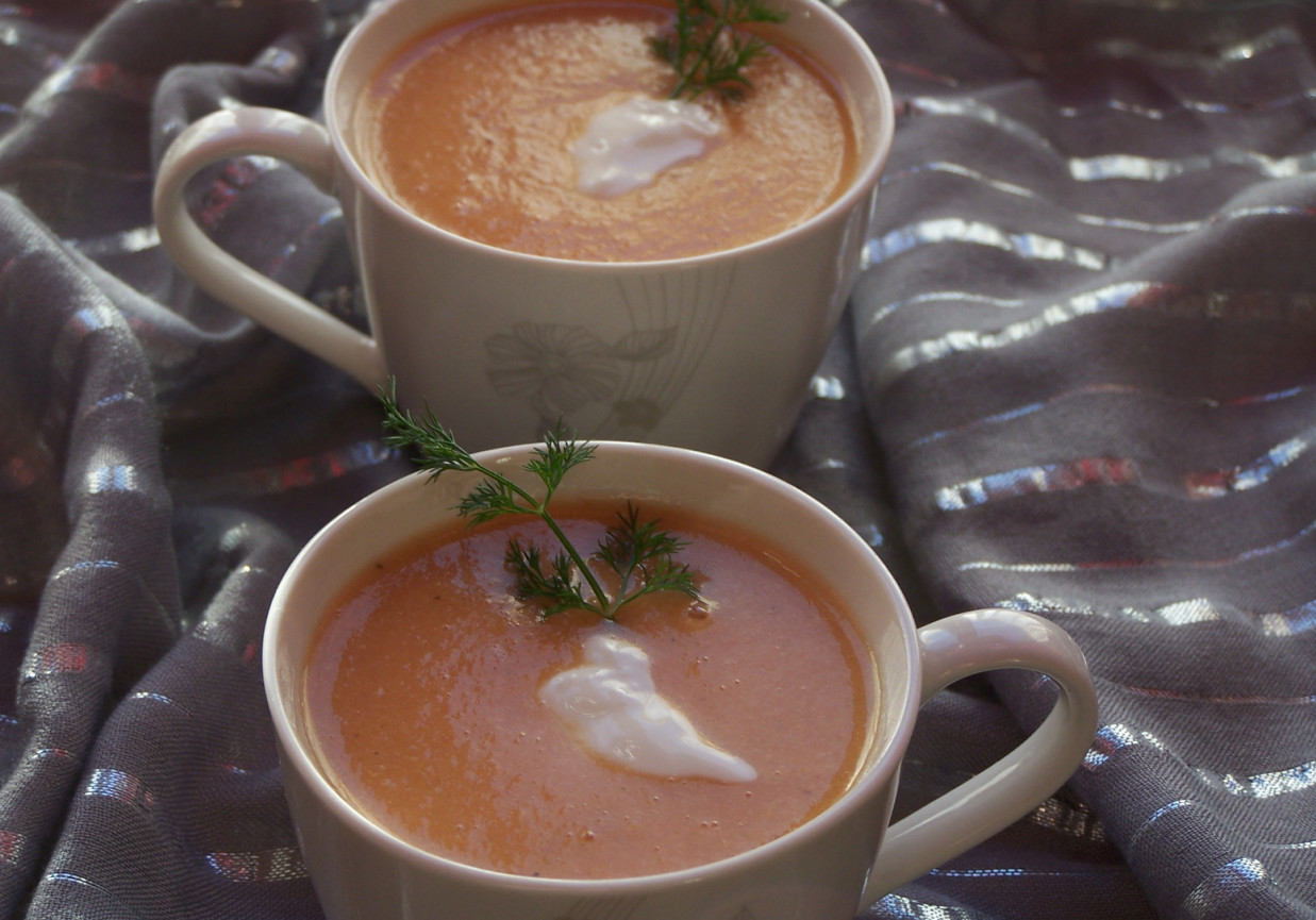 Prosta, ale smaczna zupa, czyli krem marchewkowo-ziemniaczany z jajem :) foto