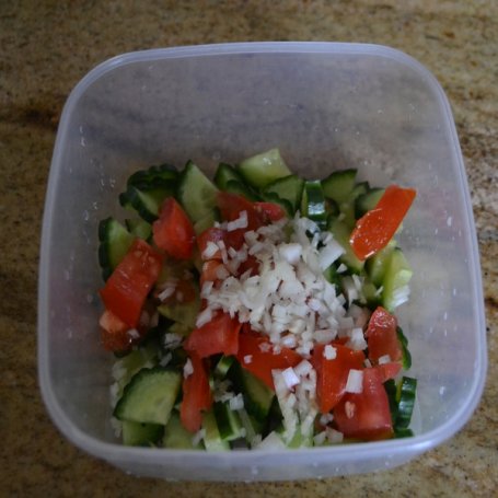 Krok 2 - prosta sałatka obiadowa foto