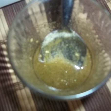 Krok 1 - Prosta surówka z sosem czosnkowo-ziołowym foto