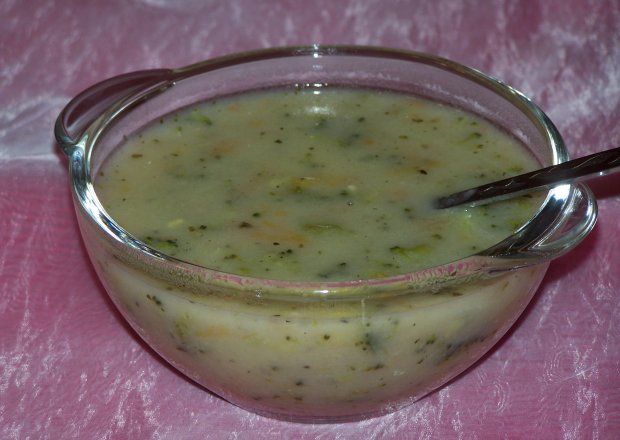 Fotografia przedstawiająca Prosta zupa, czyli brokułowa :)