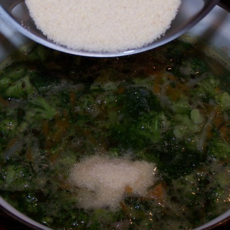 Krok 3 - Prosta zupa, czyli brokułowa :) foto