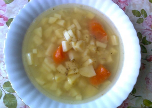 Fotografia przedstawiająca Prosta zupa ziemniaczana