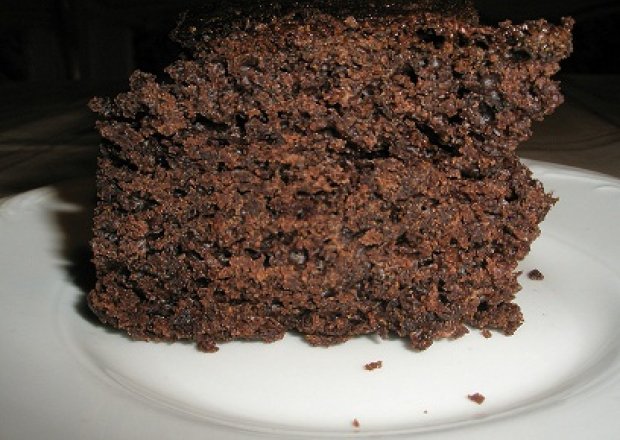 Fotografia przedstawiająca Proste ciasto czekoladowe