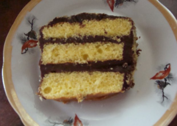 Fotografia przedstawiająca proste ciasto