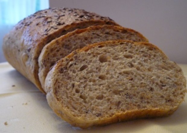 Fotografia przedstawiająca Prosty chleb z siemieniem lnianym