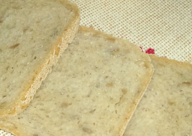 Fotografia przedstawiająca Prosty chleb ze słonecznikiem