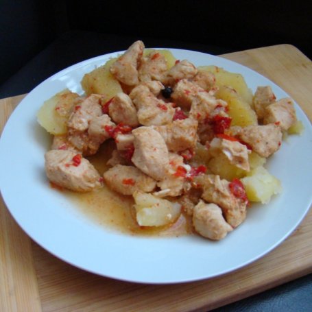 Krok 7 - Prosty gulasz z piersi kurczęcej foto