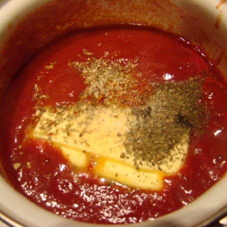 Krok 2 - Prosty sos pomidorowy do tortelloni foto