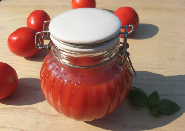 Fotografia przedstawiająca Przecier pomidorowy do słoików