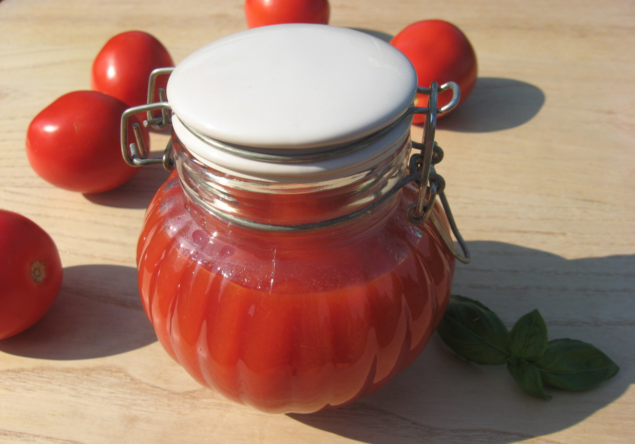 Przecier pomidorowy do słoików foto