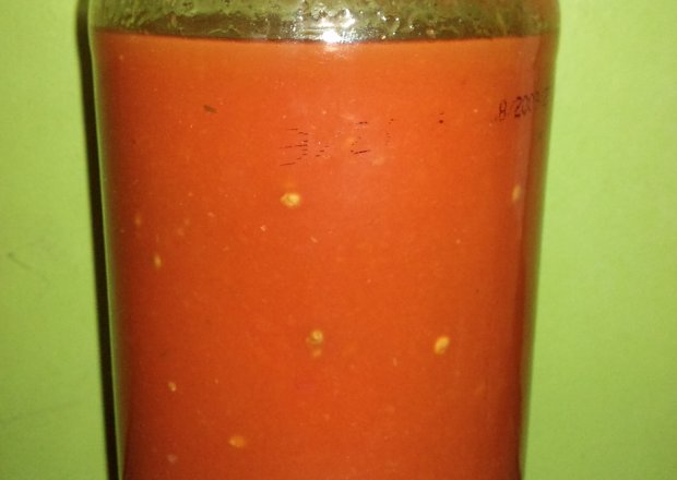 Fotografia przedstawiająca przecier pomidorowy na zup