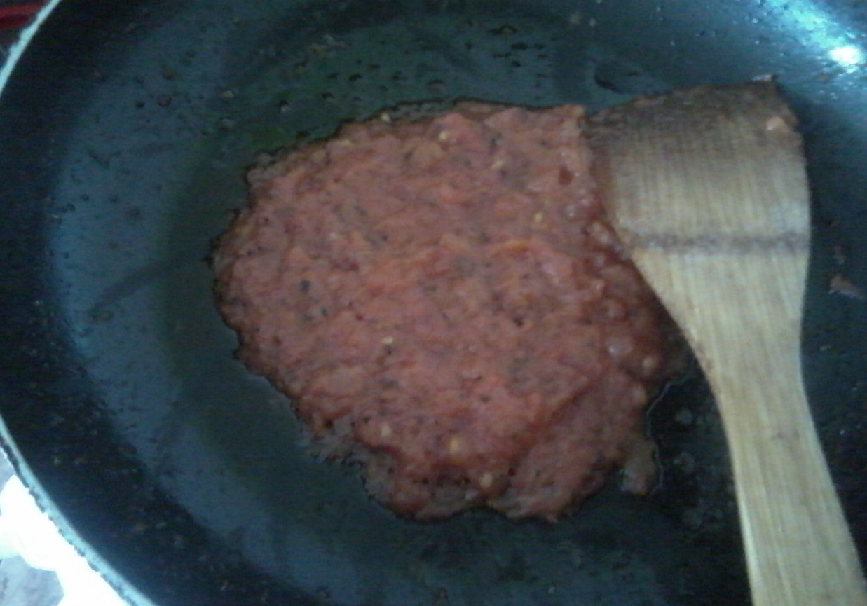 Przecier pomidorowy z bazylia i czosnkiem foto