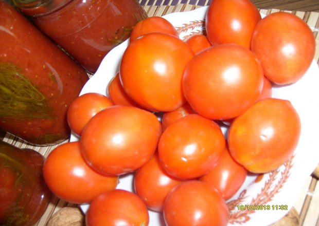 Fotografia przedstawiająca Przecier pomidorowy z koprem do słoików