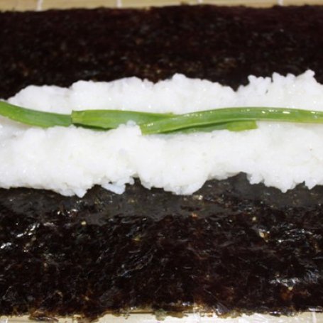 Krok 2 - Przekąska - Sushi Joanny z  oliwką nadziewaną foto