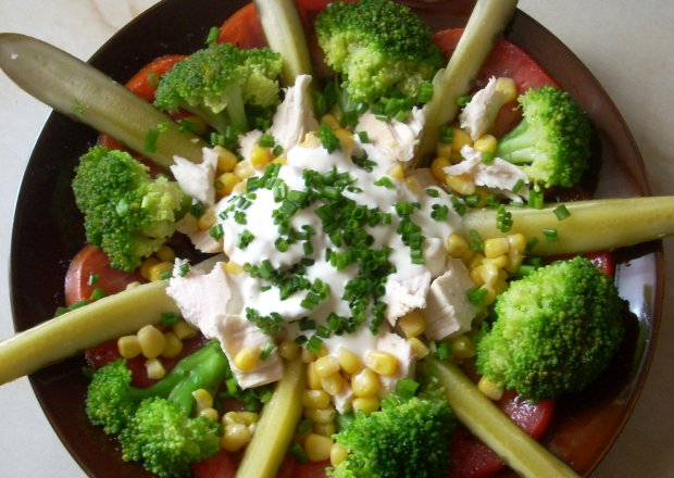 Fotografia przedstawiająca Przekąska z kurczaka i warzyw