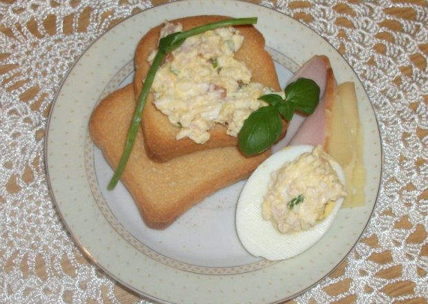 Fotografia przedstawiająca Przekąska z pastą jajeczną