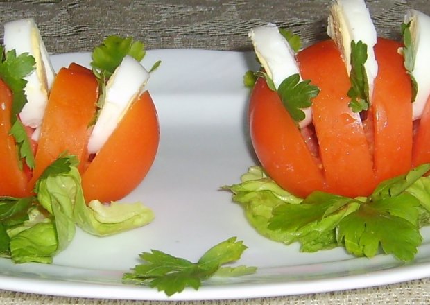 Fotografia przedstawiająca Przekąska z pomidora
