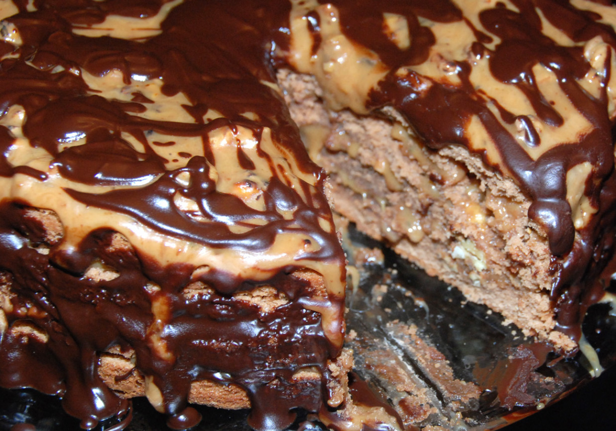 Przekładaniec karmelowo-czekoladowy z orzechami foto