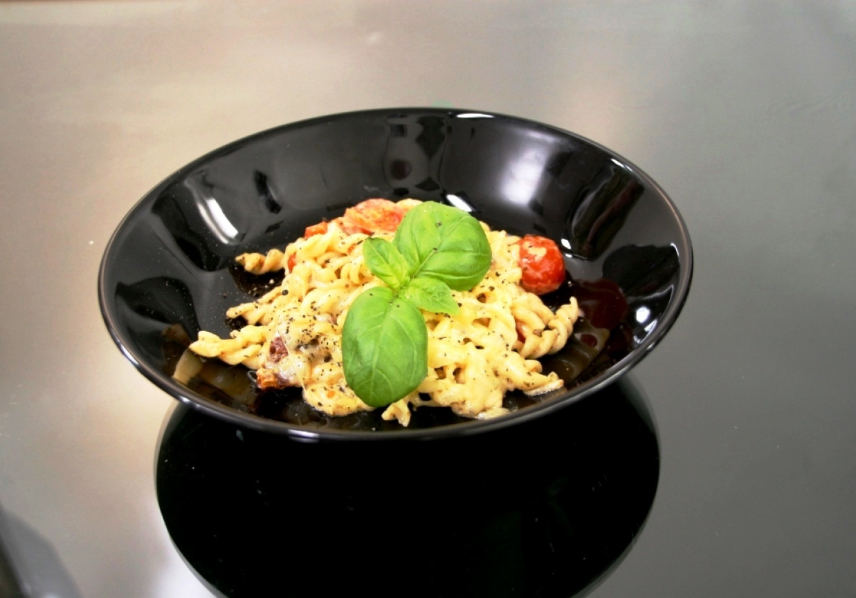 Przepis dnia II, odc. 1. Zapiekany makaron z sosem z sera pleśniowego foto