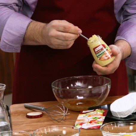 Krok 1 - Przepis dnia II, odc. 12. Grillowany camembert z sałatką z sosem włoskim foto