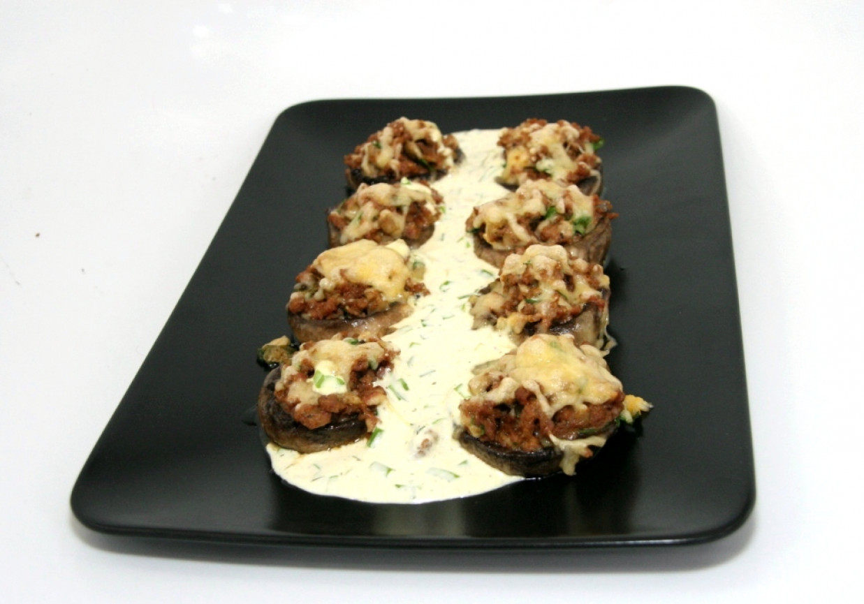 Przepis dnia II, odc. 15. Zapiekane faszerowane pieczarki z mięsem indyka foto