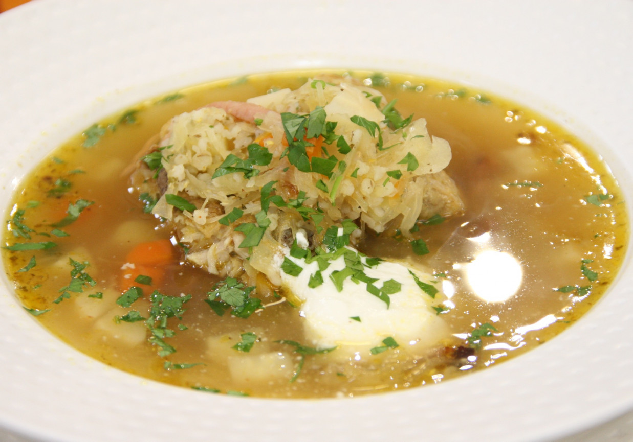 Przepis dnia II, odc. 27:  Kapuśniak na żeberkach z kaszą jęczmienną foto