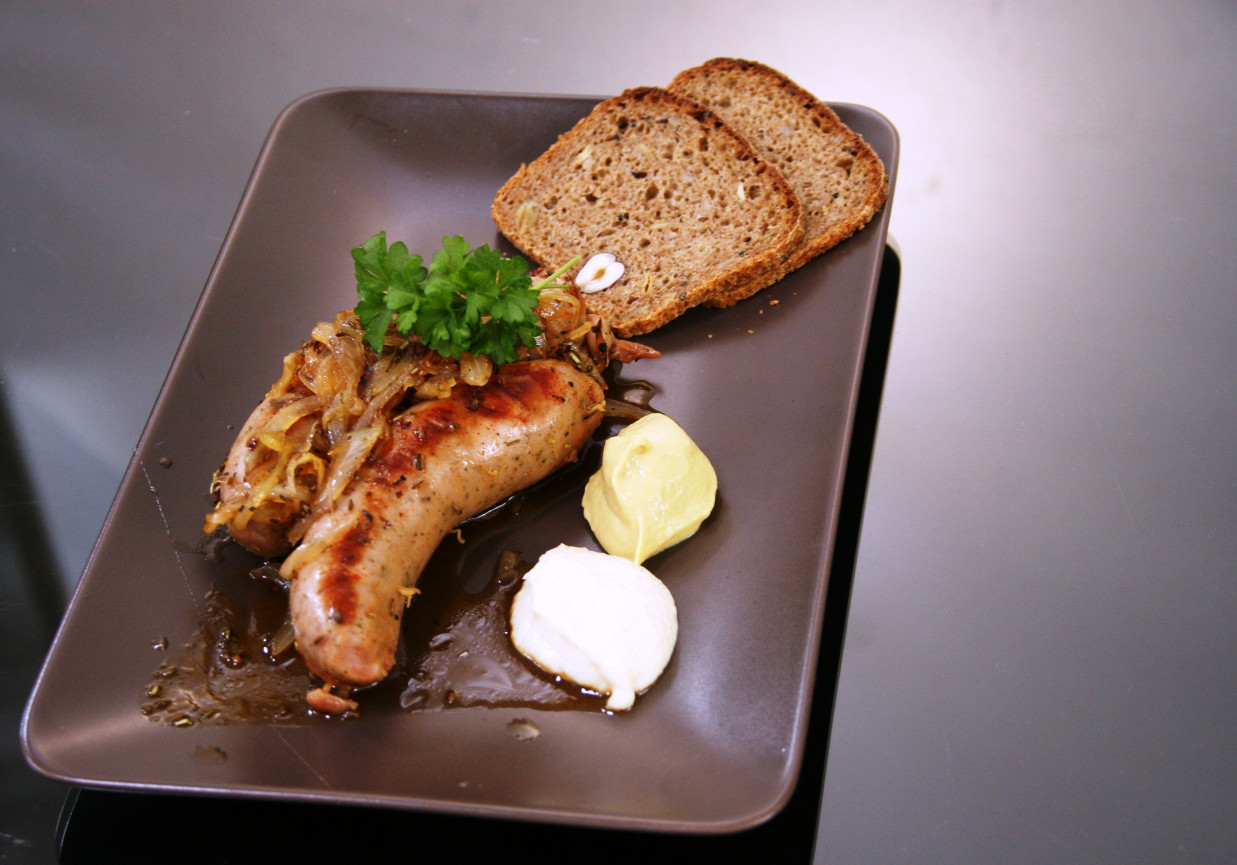 Przepis dnia II, odc. 42: Polska biała kiełbasa z miodem i piwem foto