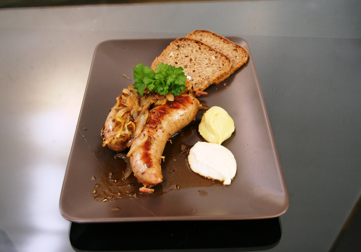 Przepis dnia II, odc. 42: Polska biała kiełbasa z miodem i piwem foto